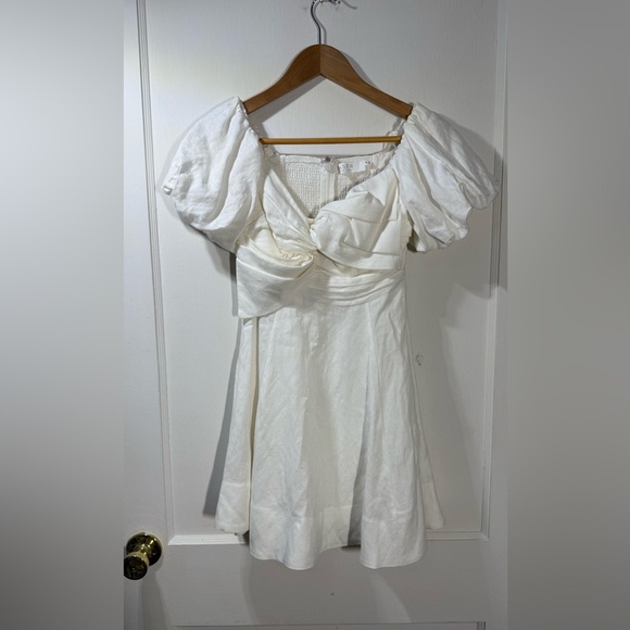 NWT Astr the Label Ulla Off The Shoulder Dress in White - Picture 4 of 9